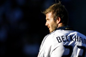 乐鱼体育-中国冰雪产业蓬勃发展，滑雪装备创新引领市场趋势，中国滑雪装备品牌排行